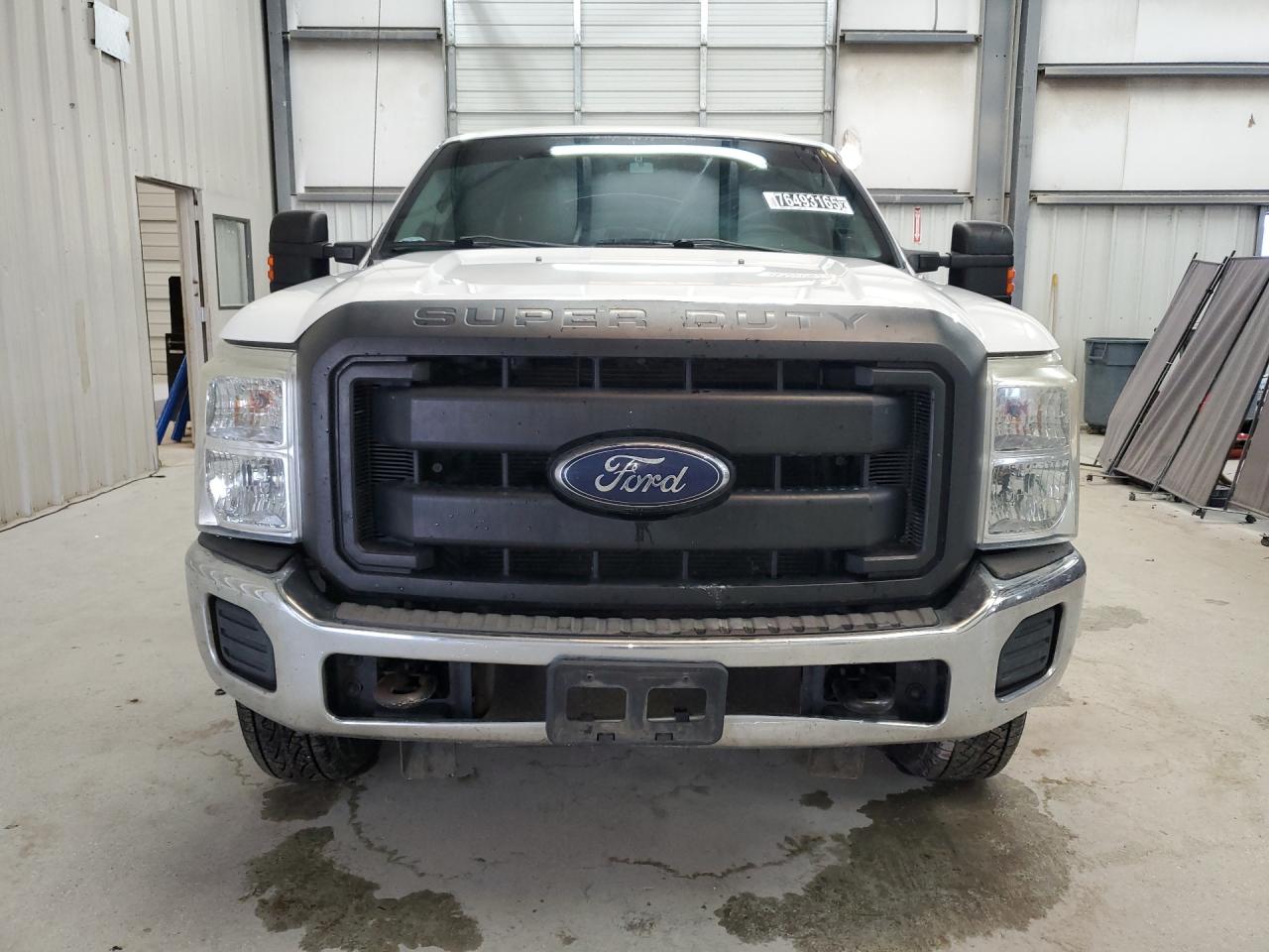 2015 Ford F250 Super Duty White vin: 1FT7X2B64FEB88962 Damage: Left Head Lamp, Faded, Repair Required