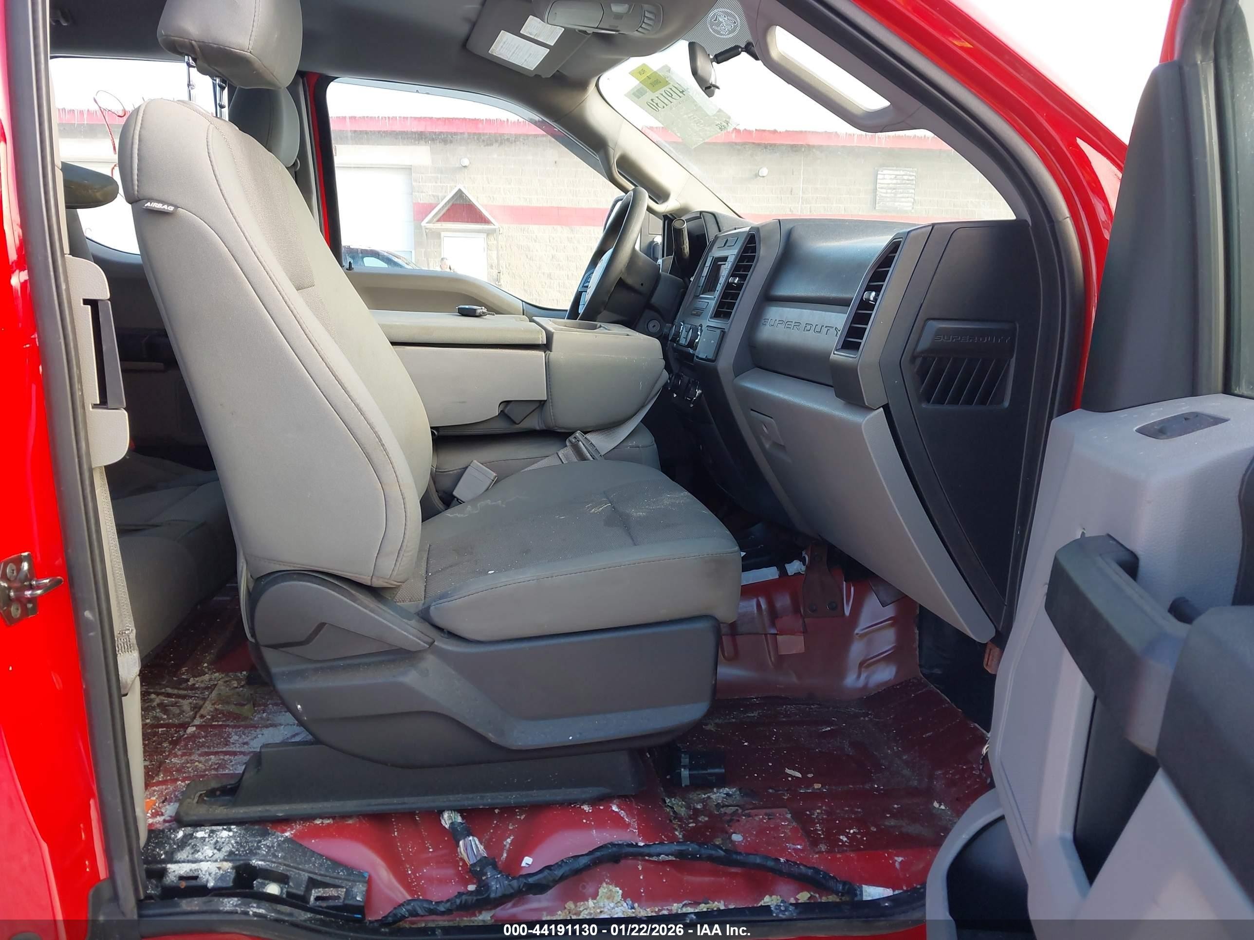 2018 Ford F-250 Xl Red vin: 1FT7X2B64JEC85586