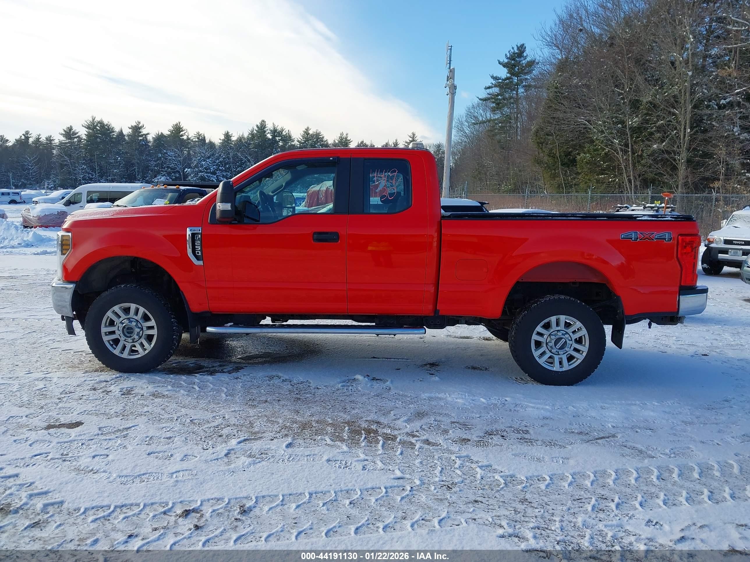 2018 Ford F-250 Xl Red vin: 1FT7X2B64JEC85586