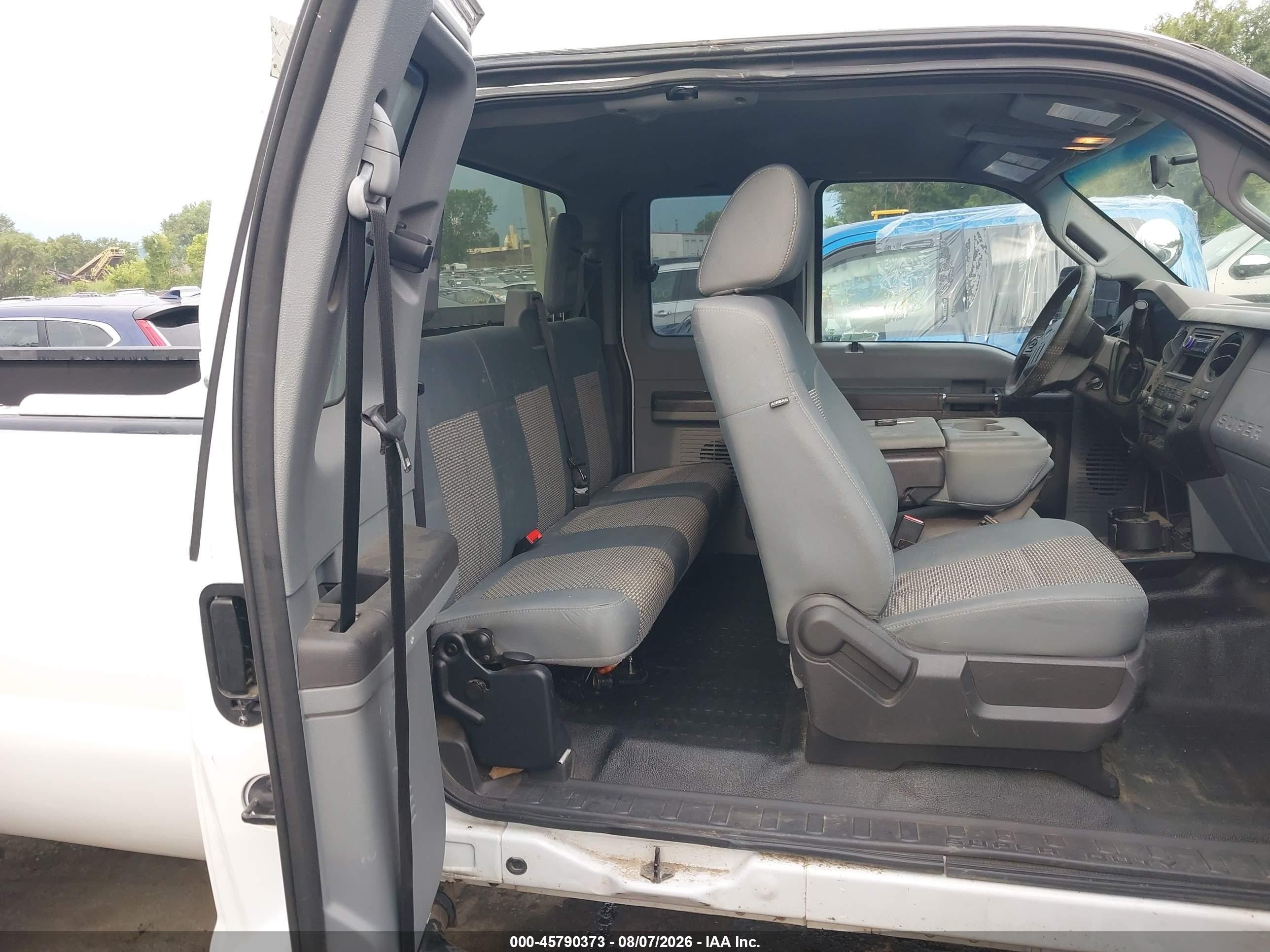 2012 Ford F-250 Xl Белый vin: 1FT7X2B65CEC19583