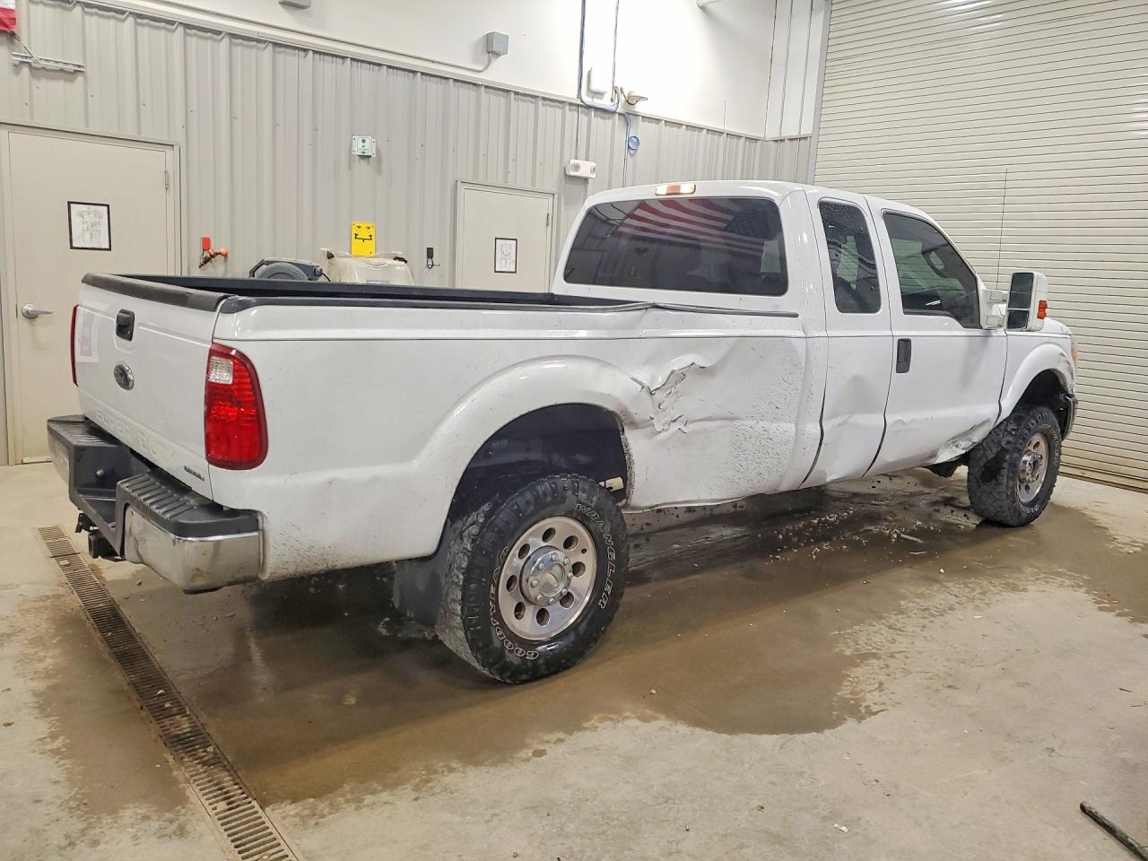2013 Ford F250 Super Duty White vin: 1FT7X2B65DEB29562