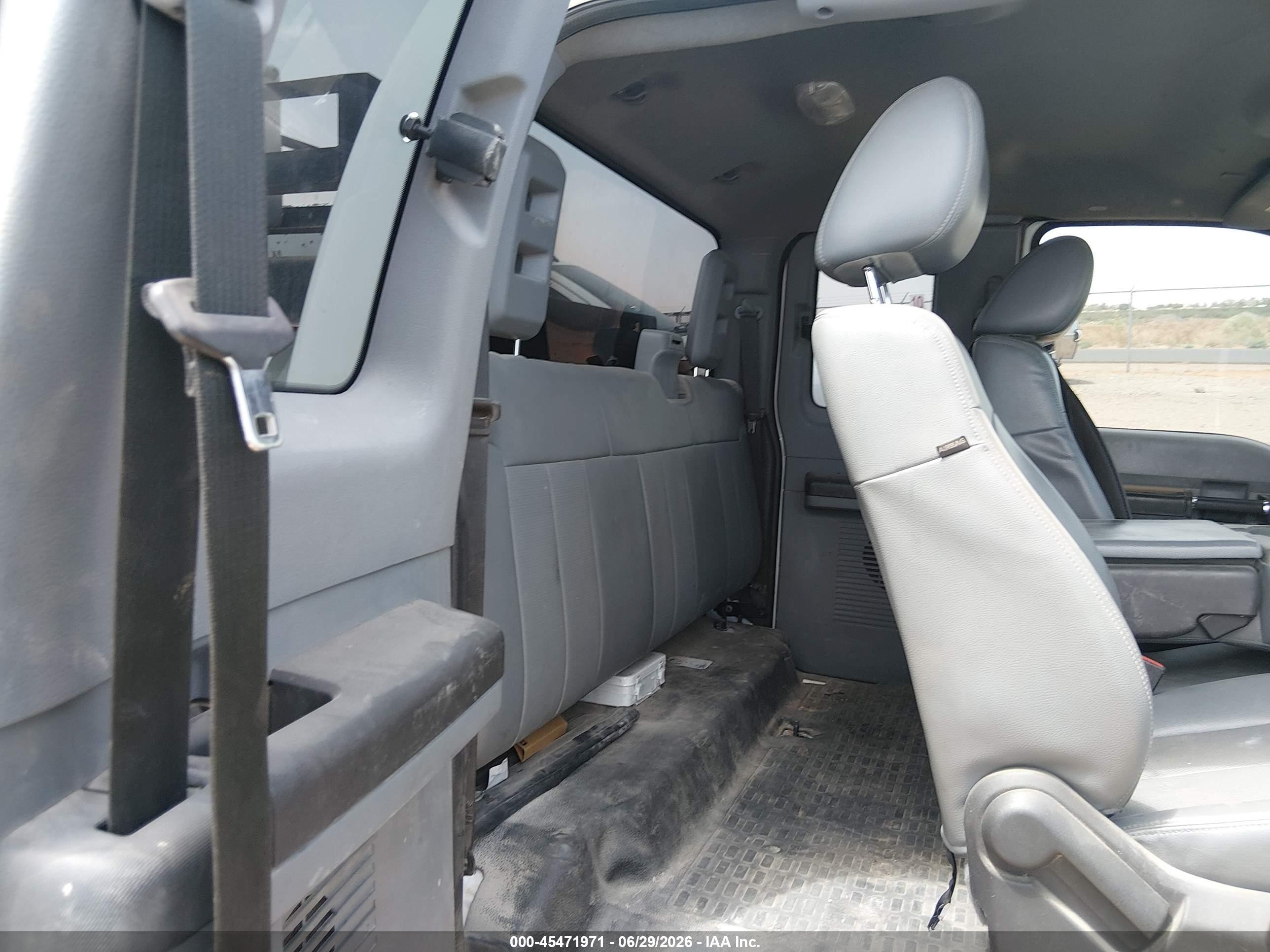 2014 Ford F-250 Lariat/xl/xlt White vin: 1FT7X2B65EEA68117