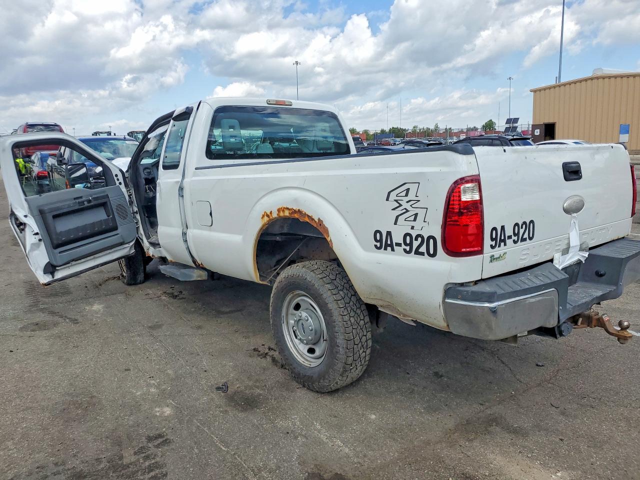 2015 Ford F250 Super Duty White vin: 1FT7X2B65FEA38794