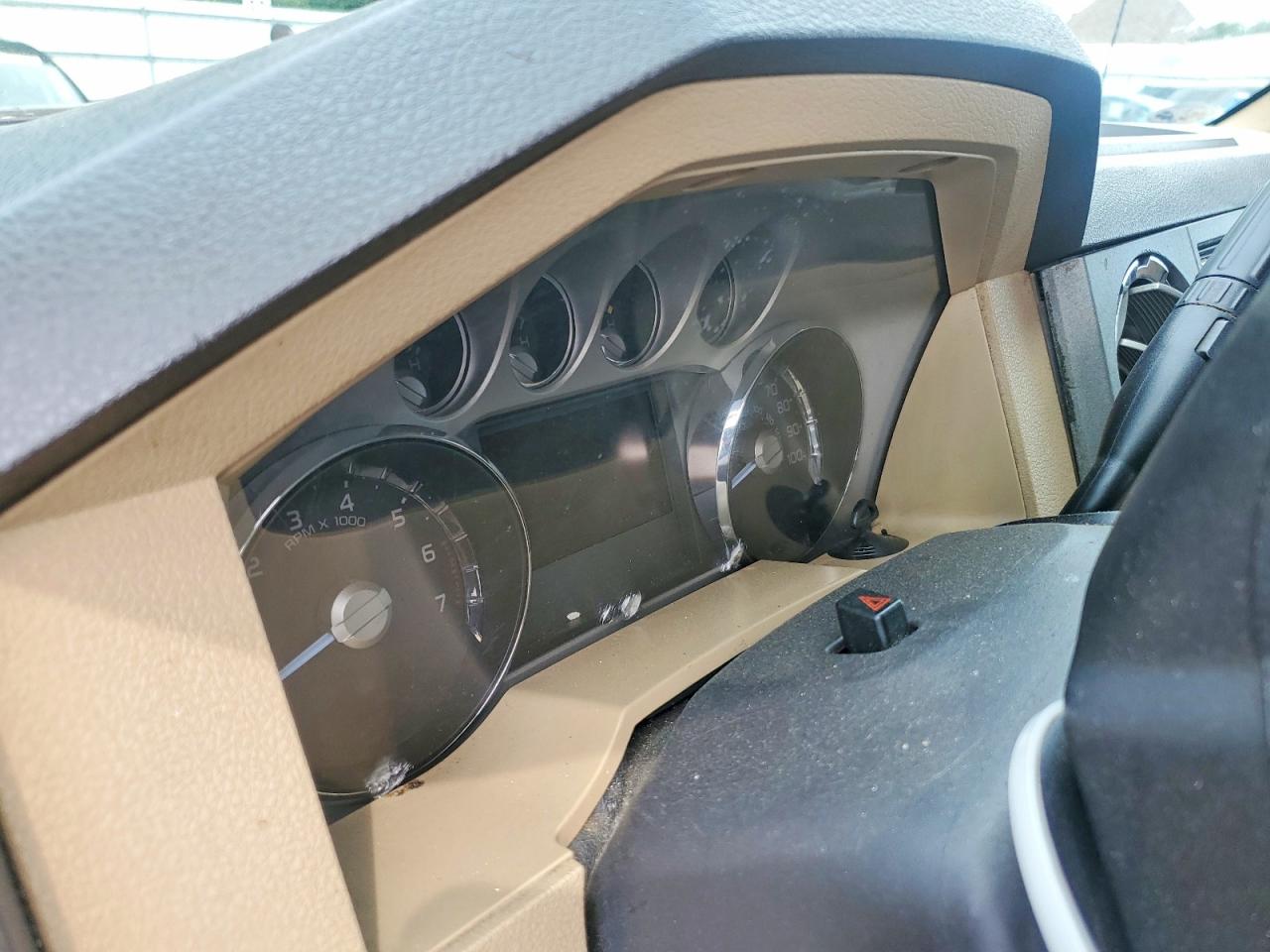 2011 Ford F250 Super Duty Maroon vin: 1FT7X2B66BEA03420