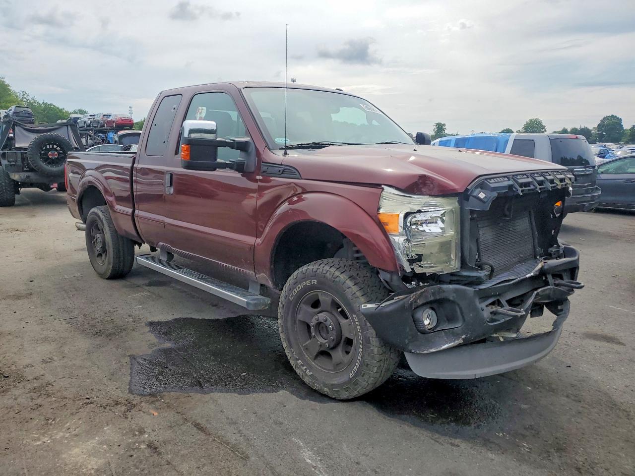 2011 Ford F250 Super Duty Maroon vin: 1FT7X2B66BEA03420