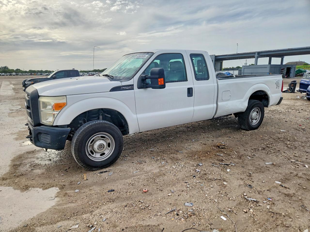 2015 Ford F250 Super Duty White vin: 1FT7X2B66FEB28990