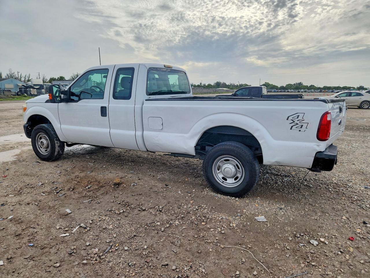 2015 Ford F250 Super Duty White vin: 1FT7X2B66FEB28990