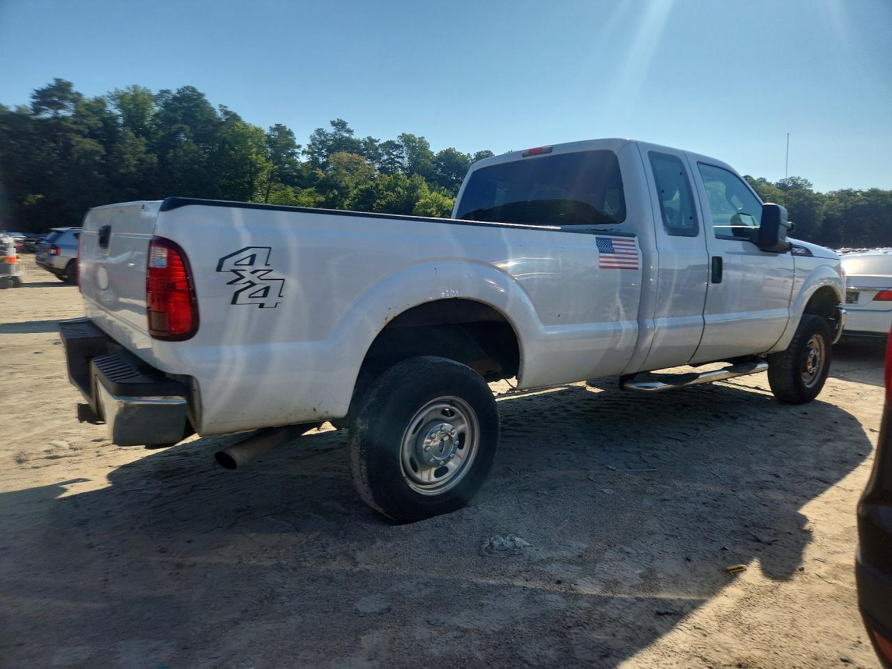 2015 Ford F250 Super Duty White vin: 1FT7X2B66FEB35132