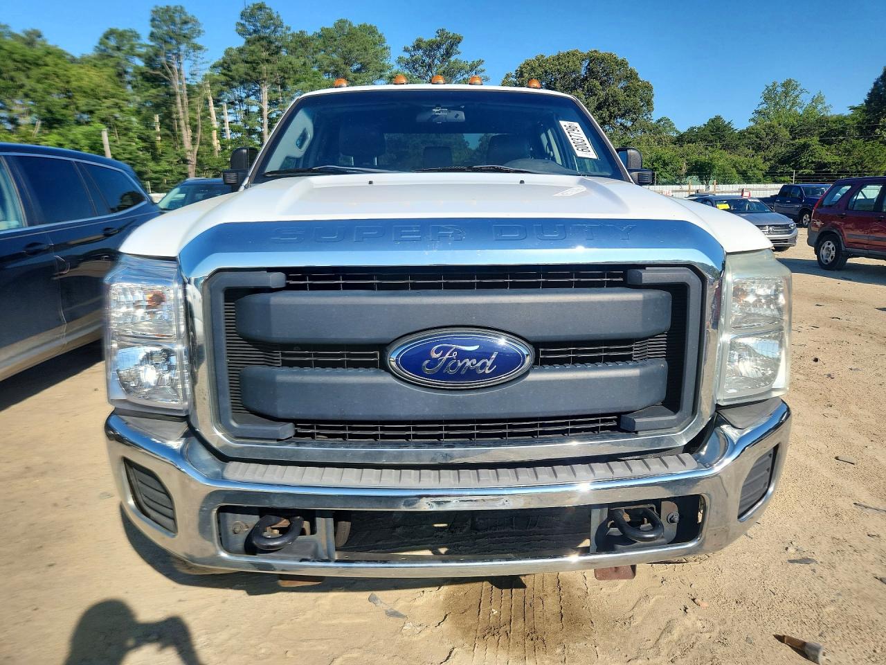 2015 Ford F250 Super Duty White vin: 1FT7X2B66FEB35132