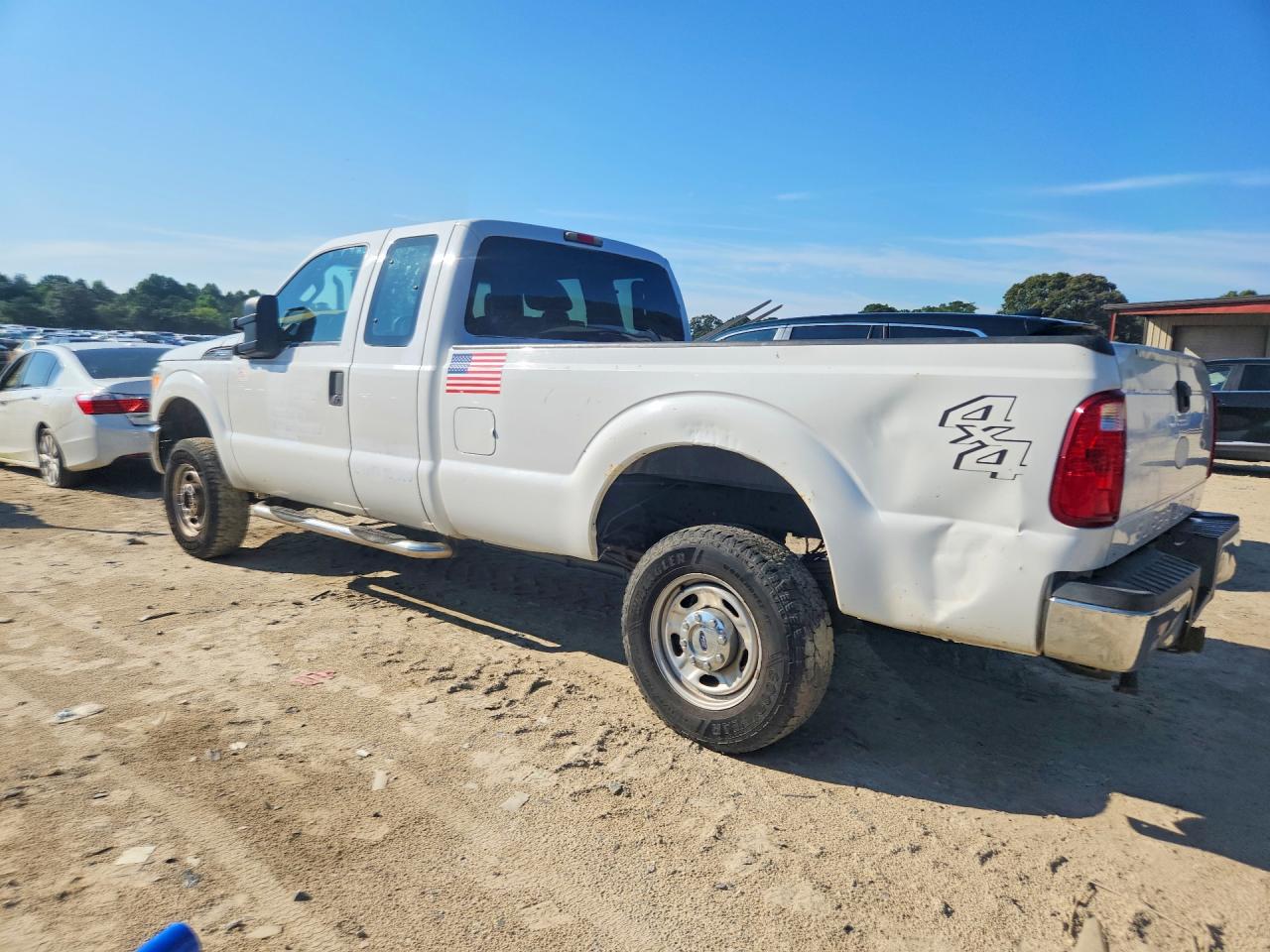 2015 Ford F250 Super Duty White vin: 1FT7X2B66FEB35132