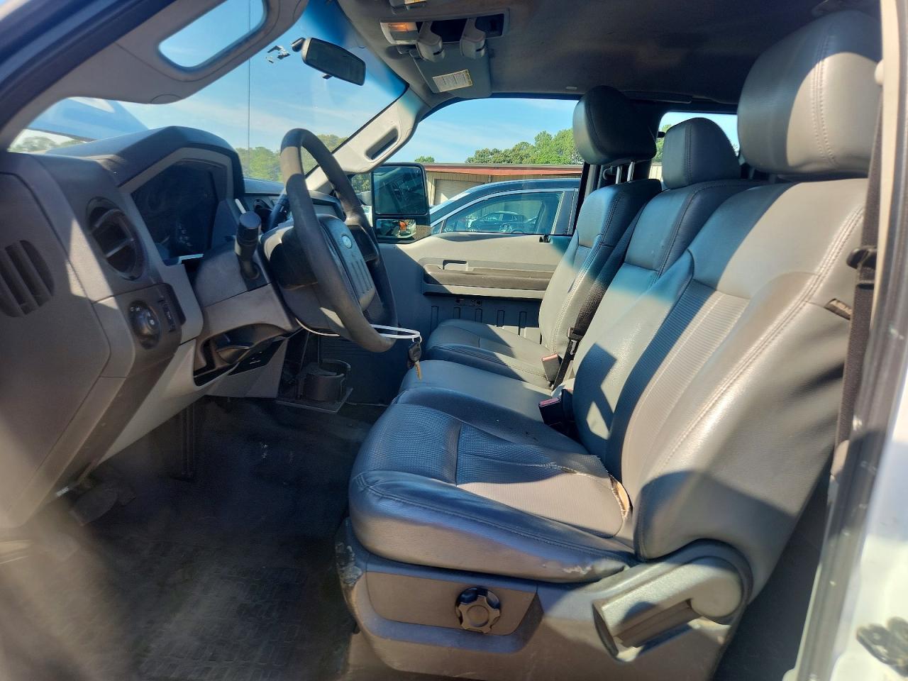 2015 Ford F250 Super Duty White vin: 1FT7X2B66FEB35132