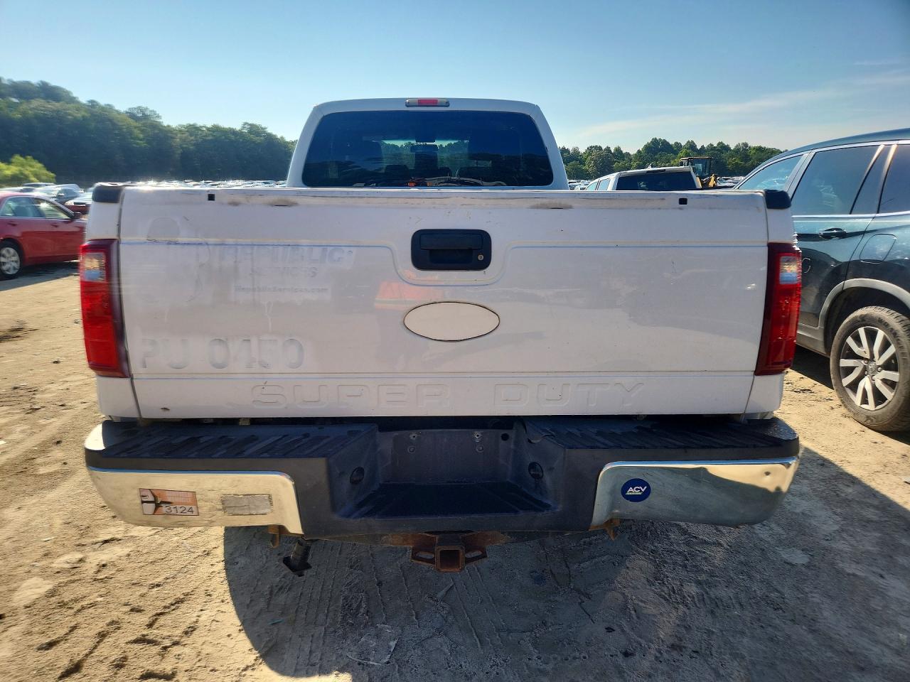 2015 Ford F250 Super Duty White vin: 1FT7X2B66FEB35132