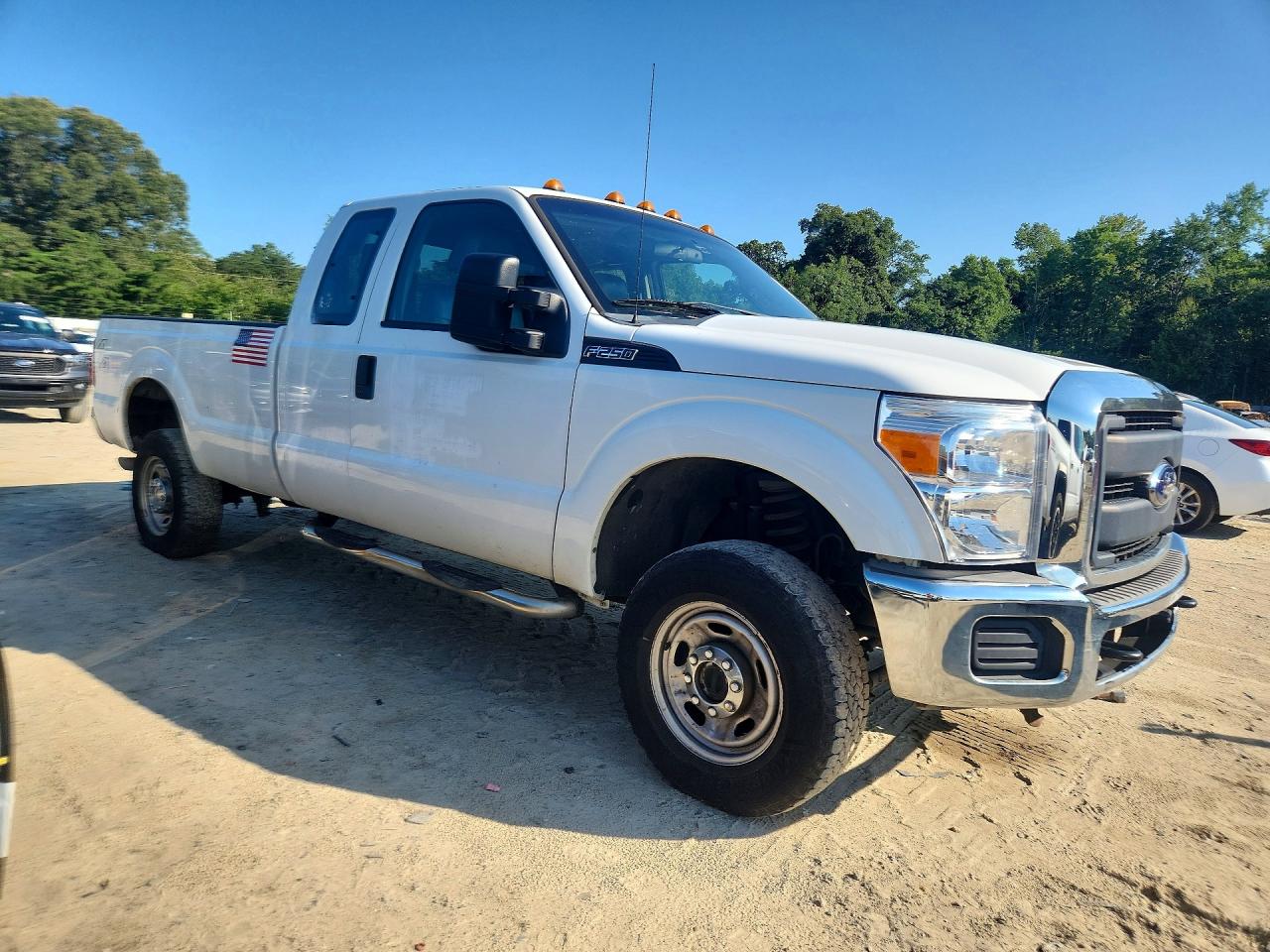 2015 Ford F250 Super Duty White vin: 1FT7X2B66FEB35132