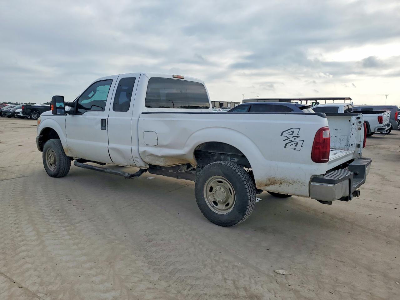 2012 Ford F250 Super Duty White vin: 1FT7X2B68CEA11195
