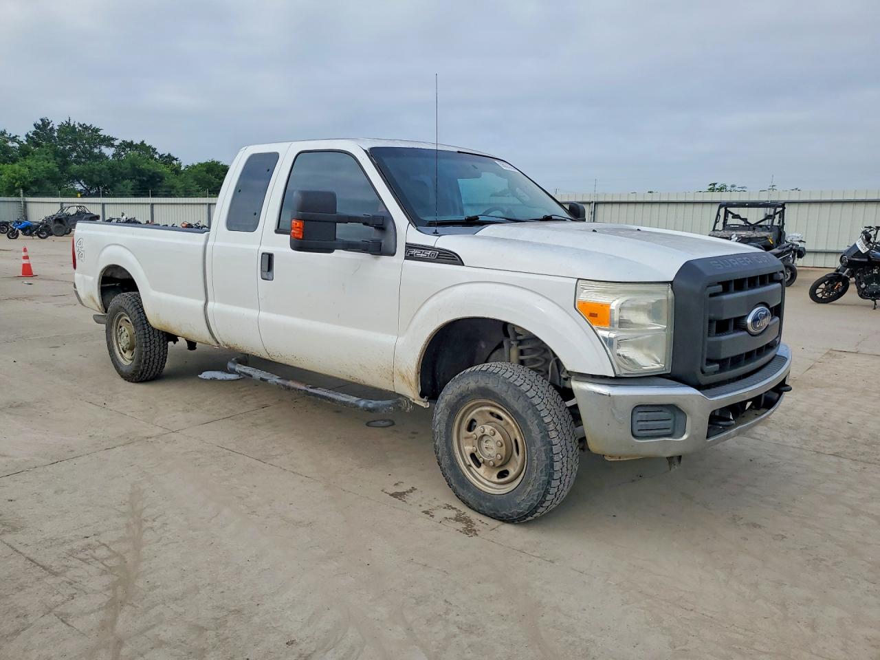 2012 Ford F250 Super Duty White vin: 1FT7X2B68CEA11195