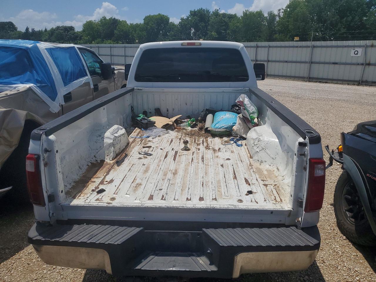 2012 Ford F250 Super Duty White vin: 1FT7X2B68CEA11195