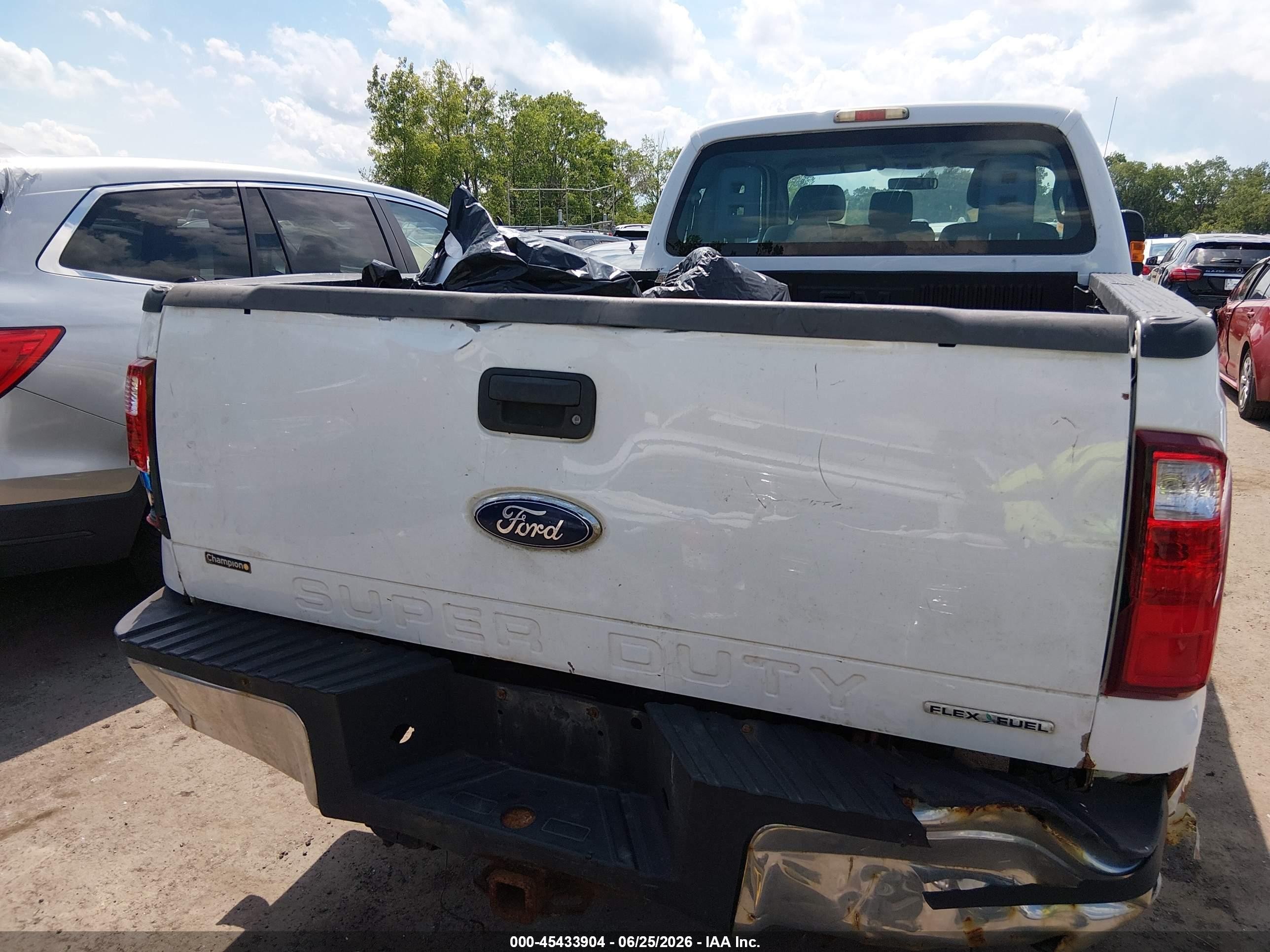 2012 Ford Super Duty F-250 Srw Lariat/xl/xlt White vin: 1FT7X2B68CEA58758
