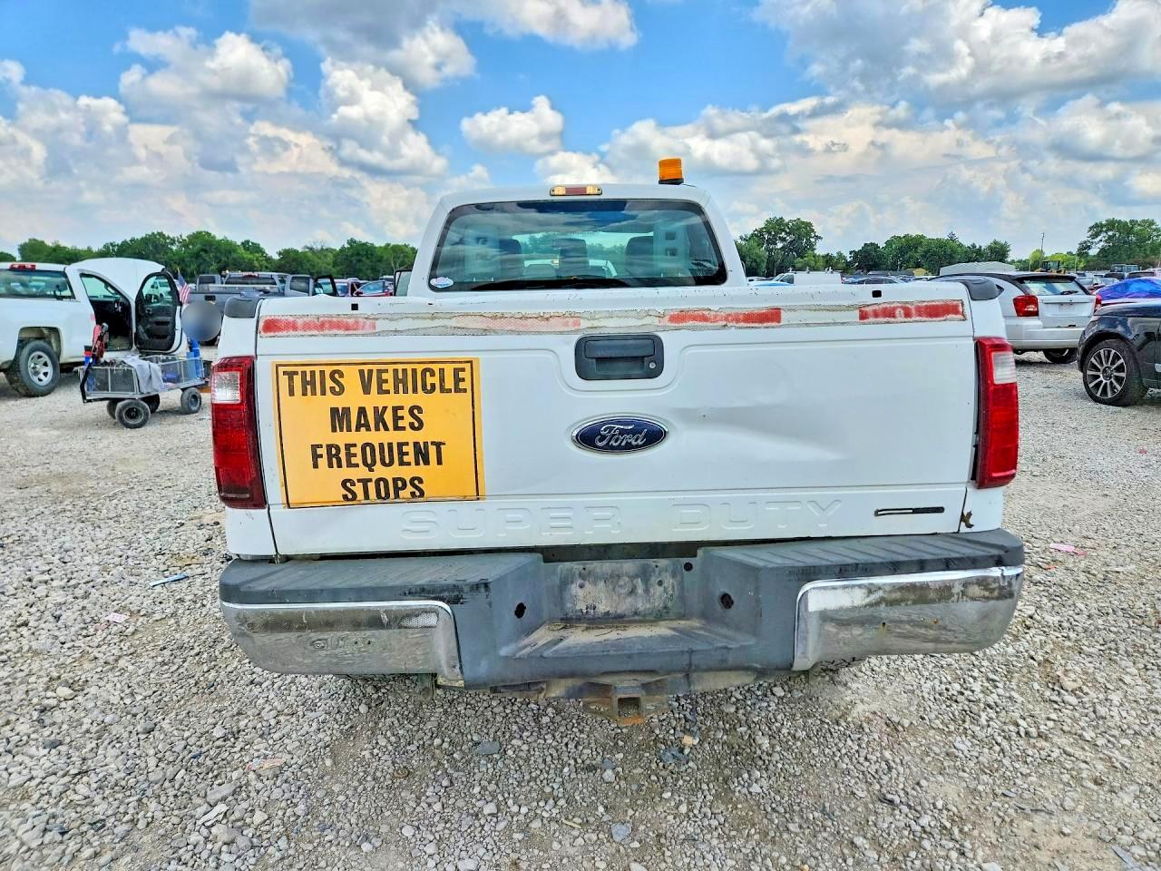 2015 Ford F250 Super Duty White vin: 1FT7X2B68FEA62085