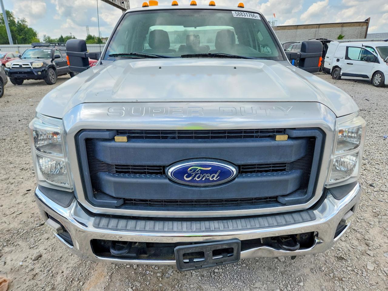 2015 Ford F250 Super Duty White vin: 1FT7X2B68FEA62085