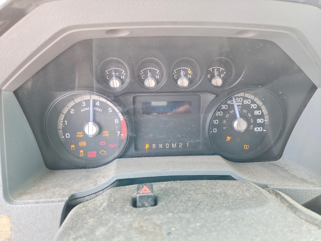 2011 Ford F250 Super Duty Red vin: 1FT7X2B6XBEA30443