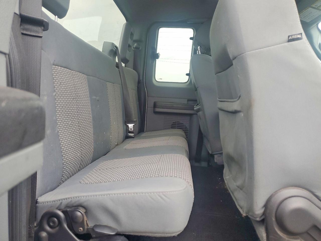 2014 Ford F250 Super Duty White vin: 1FT7X2B6XEEA34464