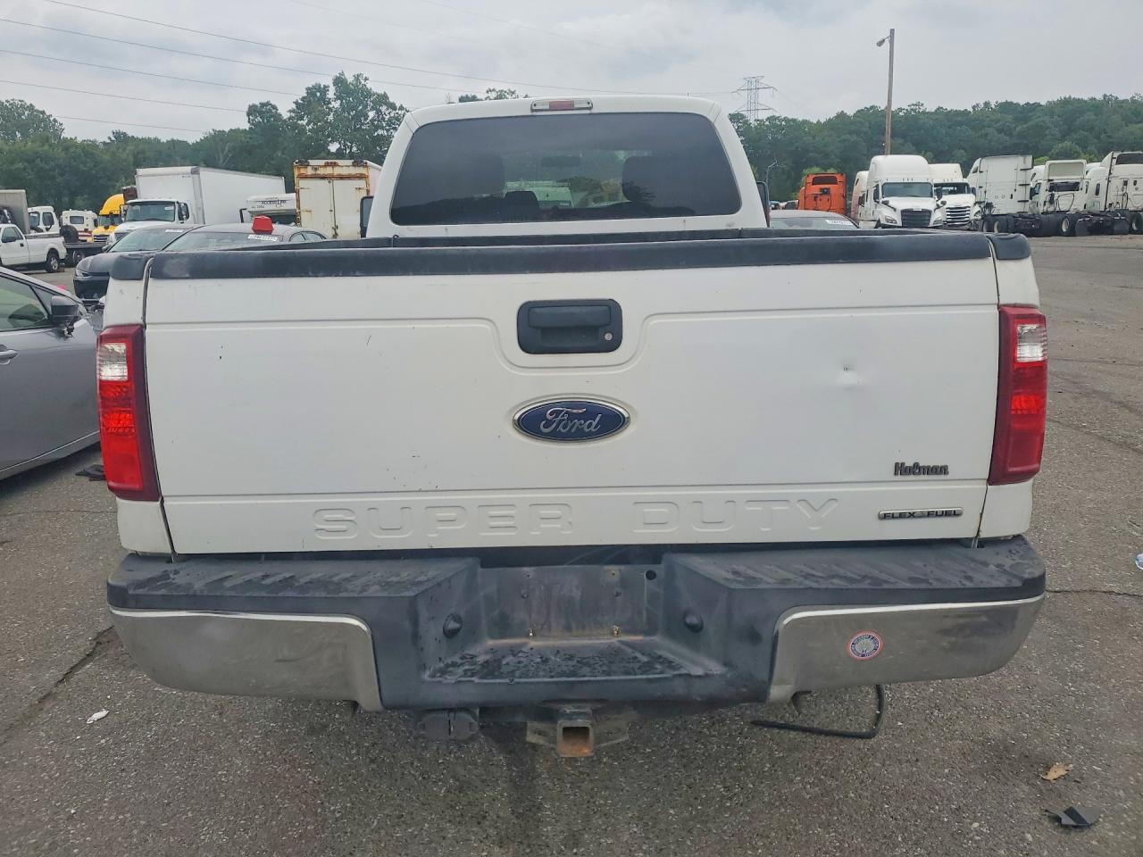 2014 Ford F250 Super Duty White vin: 1FT7X2B6XEEA34464
