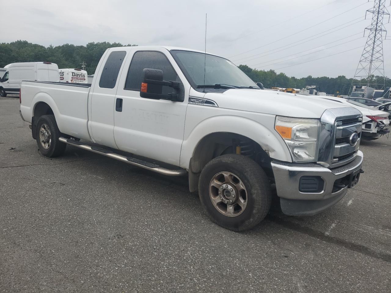 2014 Ford F250 Super Duty White vin: 1FT7X2B6XEEA34464 Damage: Right Running Board, Aftermarket, Acceptable
