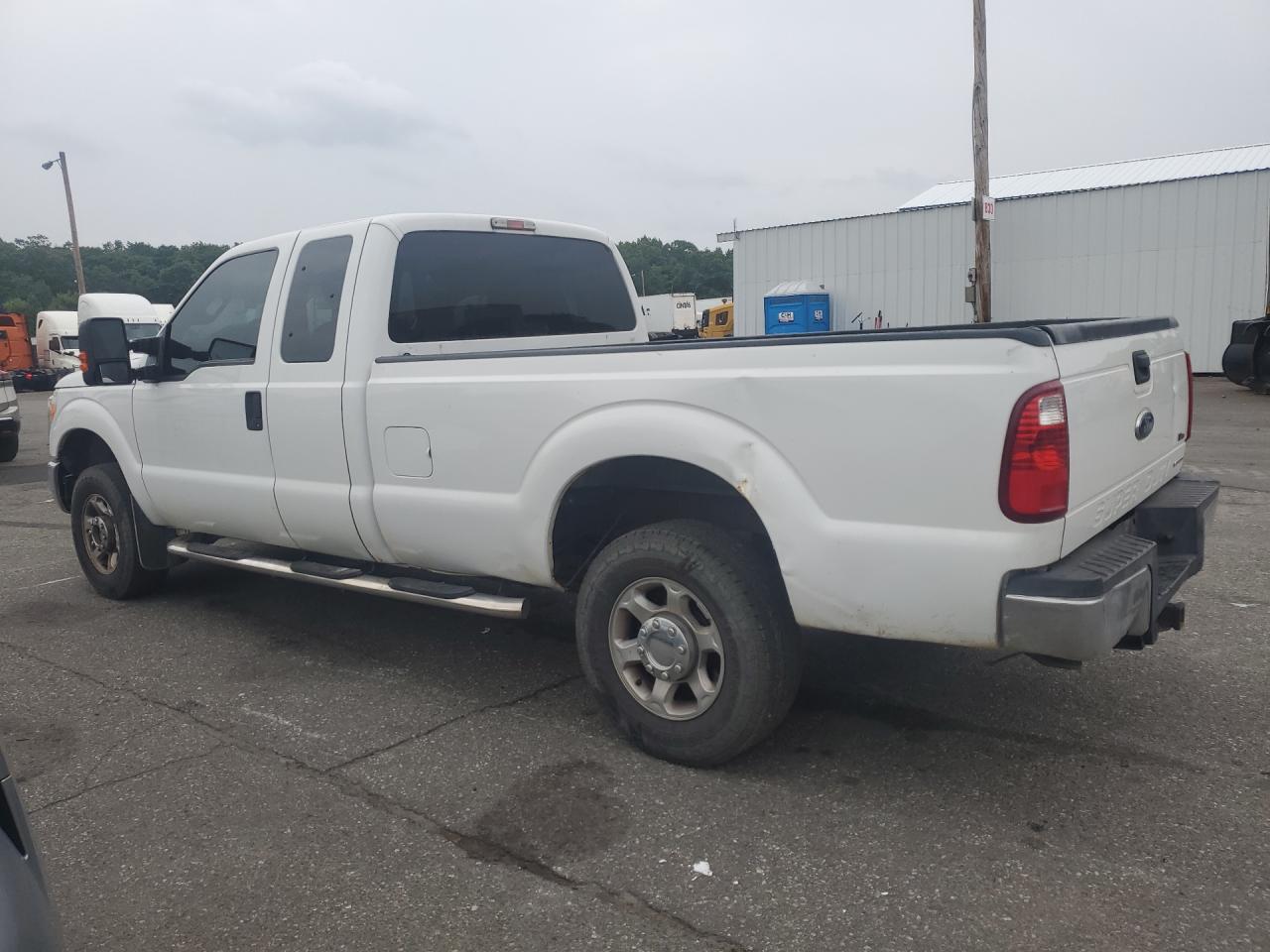 2014 Ford F250 Super Duty White vin: 1FT7X2B6XEEA34464 Damage: Left Bed Side, Multiple Dents/Paint Damage, 4