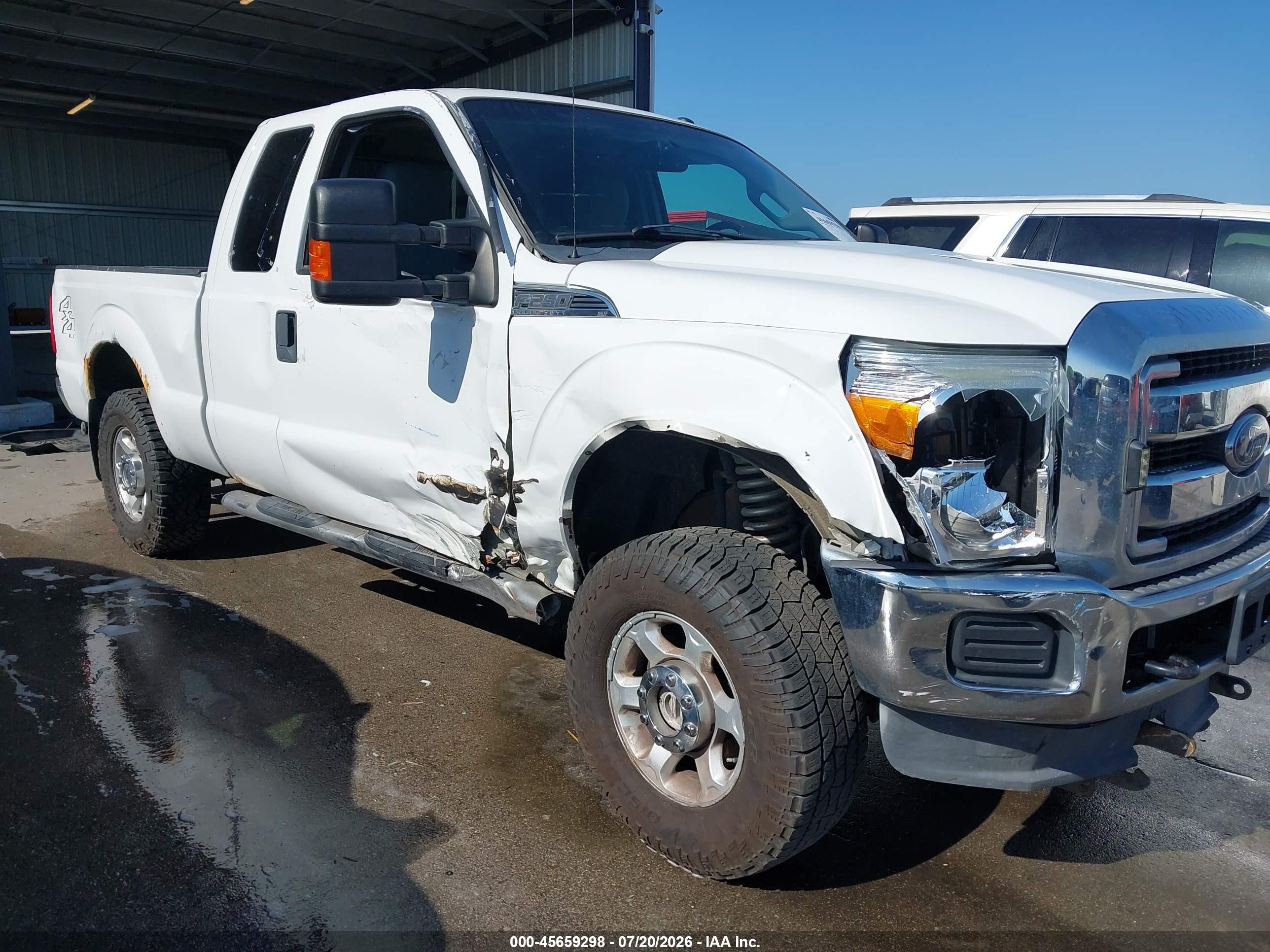 2015 Ford F-250 Xlt Белый vin: 1FT7X2B6XFEA43229