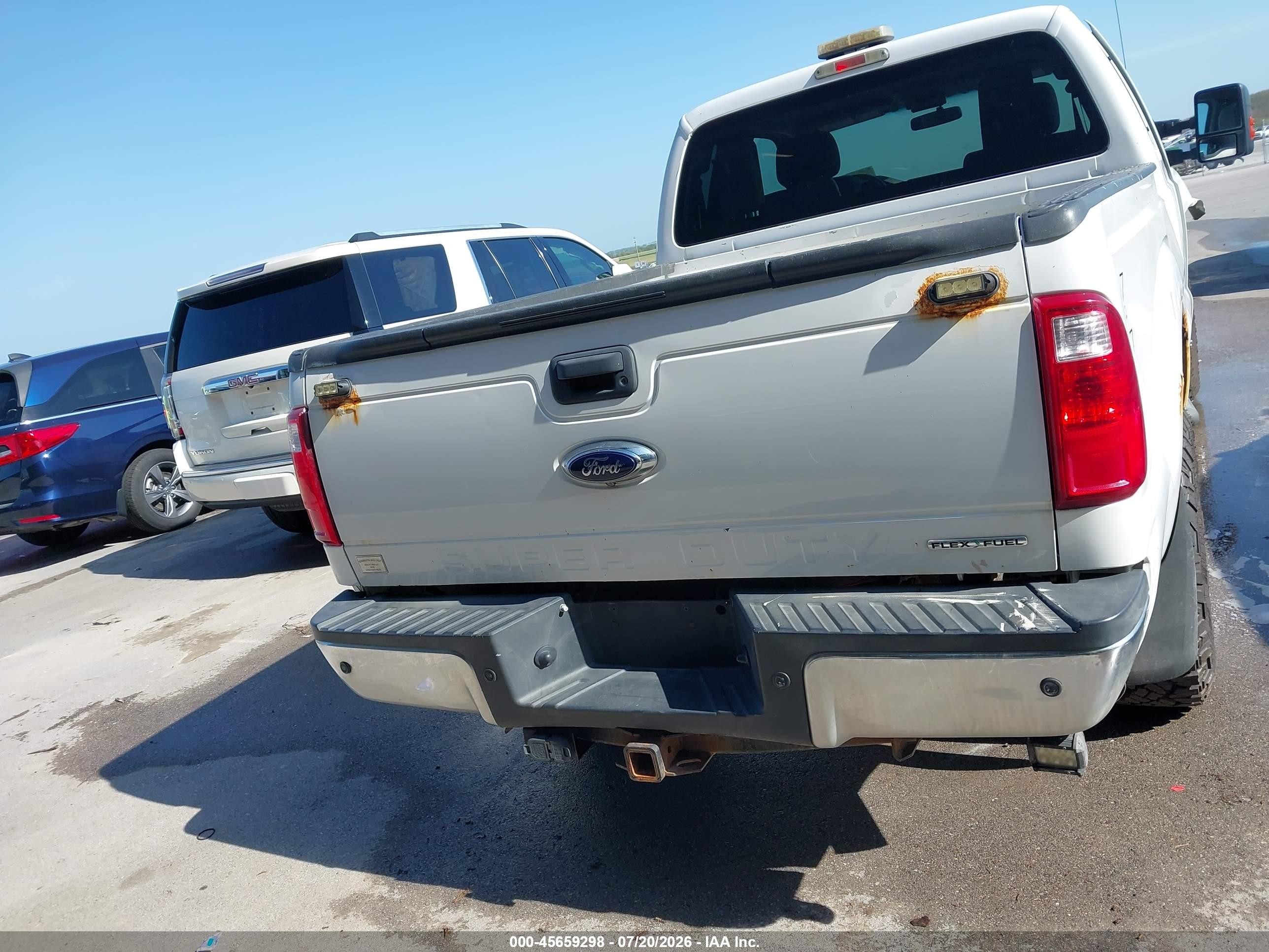 2015 Ford F-250 Xlt Белый vin: 1FT7X2B6XFEA43229