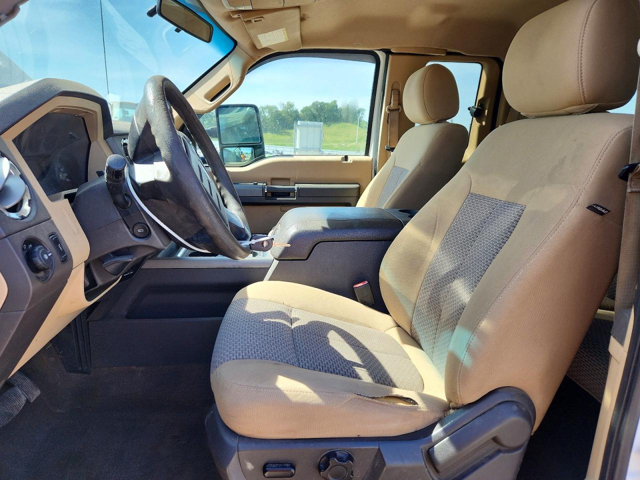 2012 Ford F250 Super Duty White vin: 1FT7X2BT0CEC55834