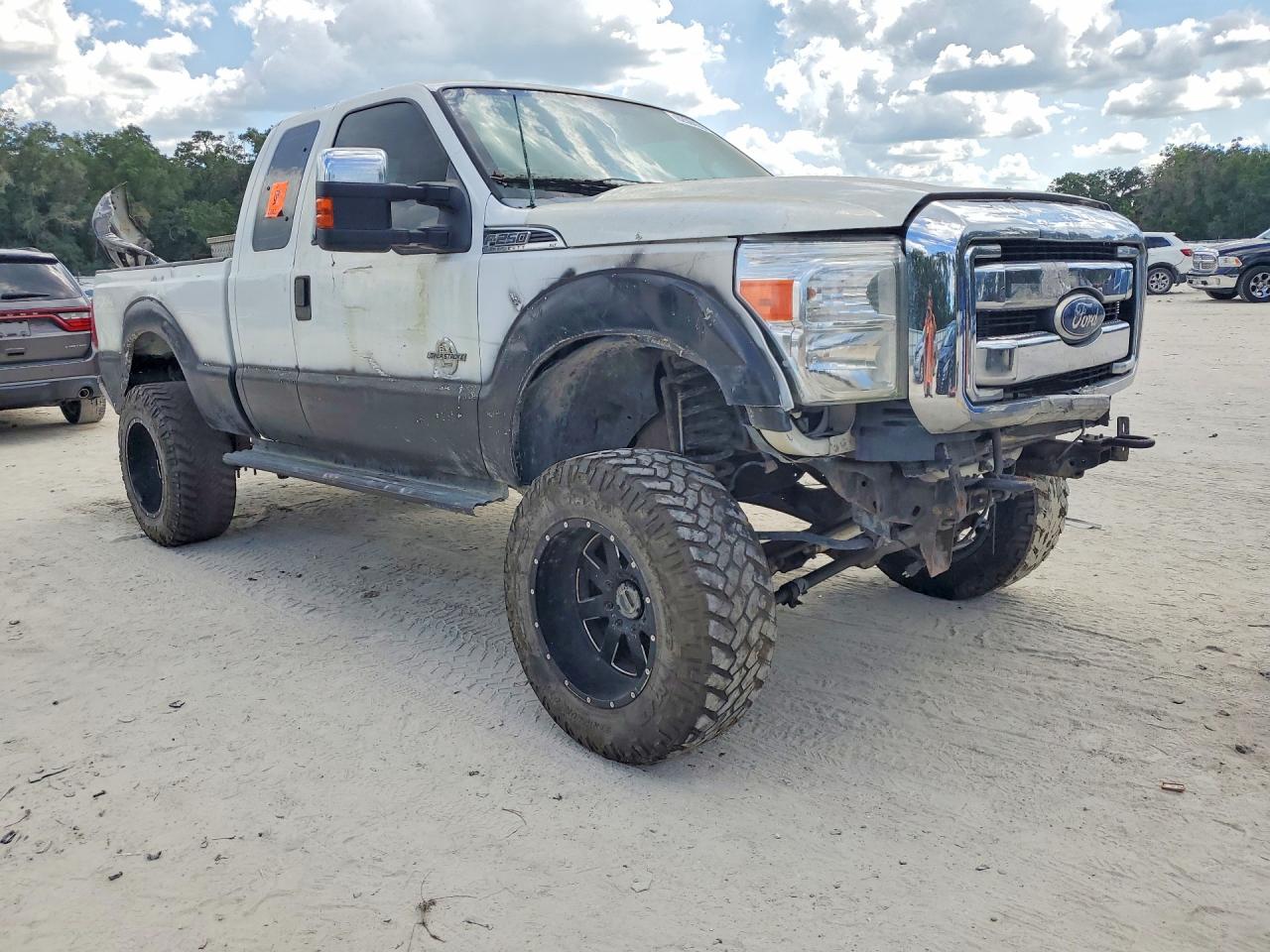 2011 Ford F250 Super Duty White vin: 1FT7X2BT2BEC84489