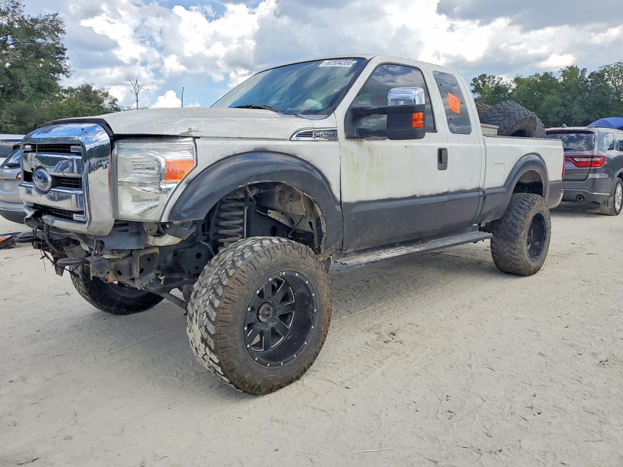 2011 Ford F250 Super Duty White vin: 1FT7X2BT2BEC84489