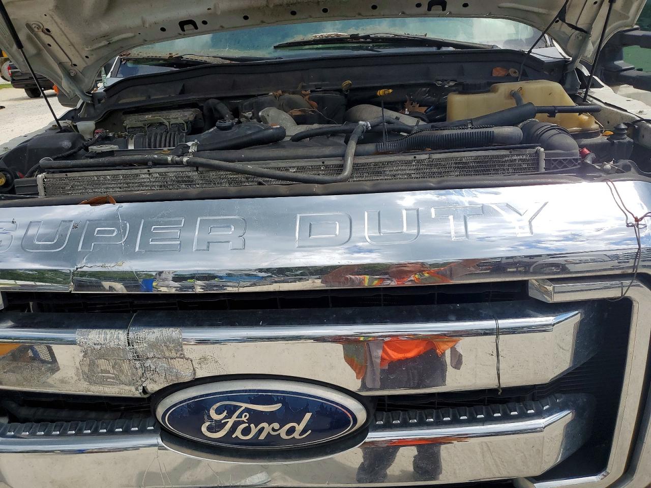 2011 Ford F250 Super Duty White vin: 1FT7X2BT2BEC84489
