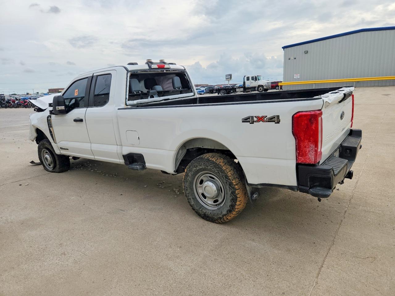 2024 Ford F250 Super Duty White vin: 1FT7X2BT6REC44393