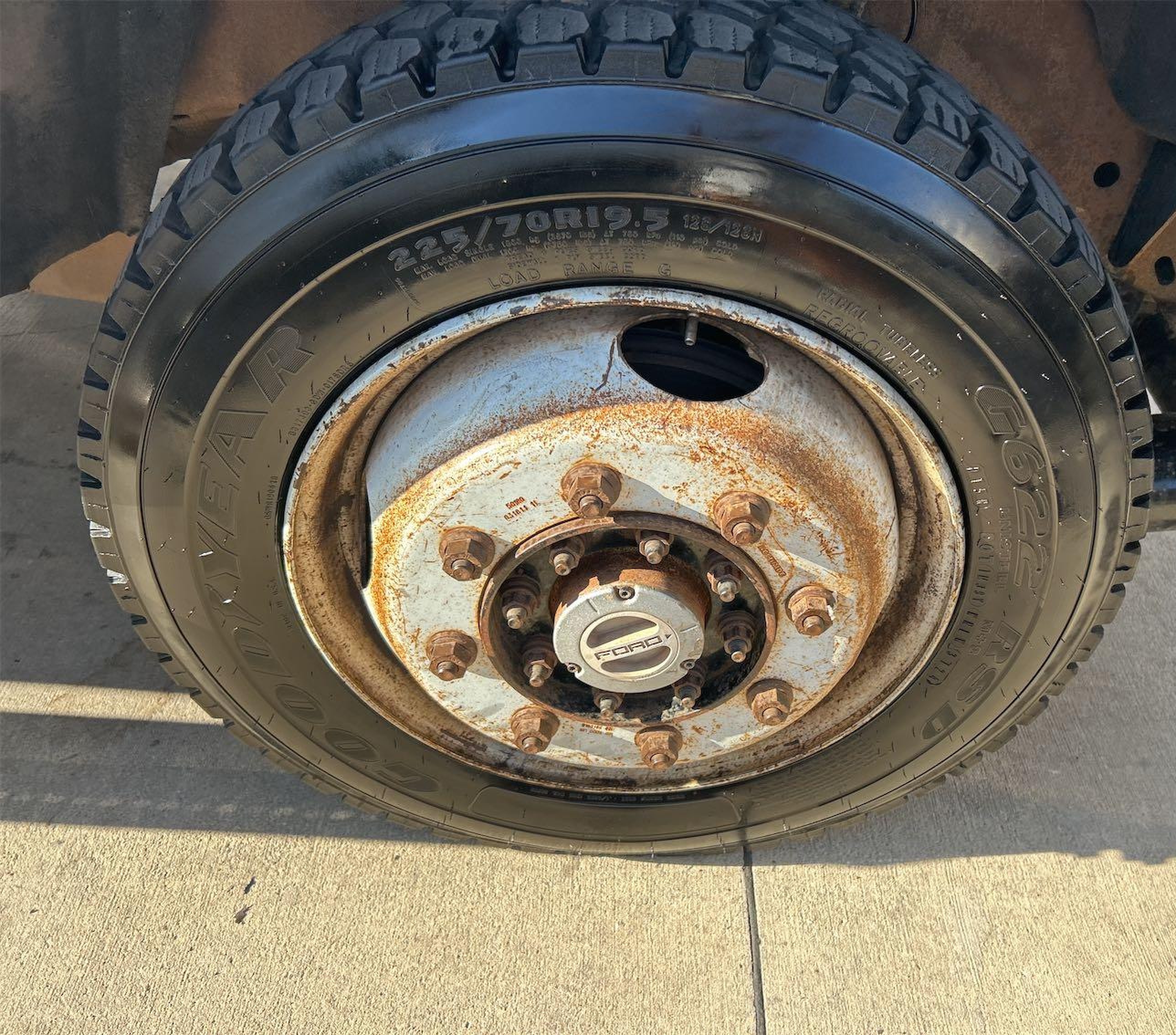 2011 Ford F-350 Xl vin: 1FT7X3B67BED10858