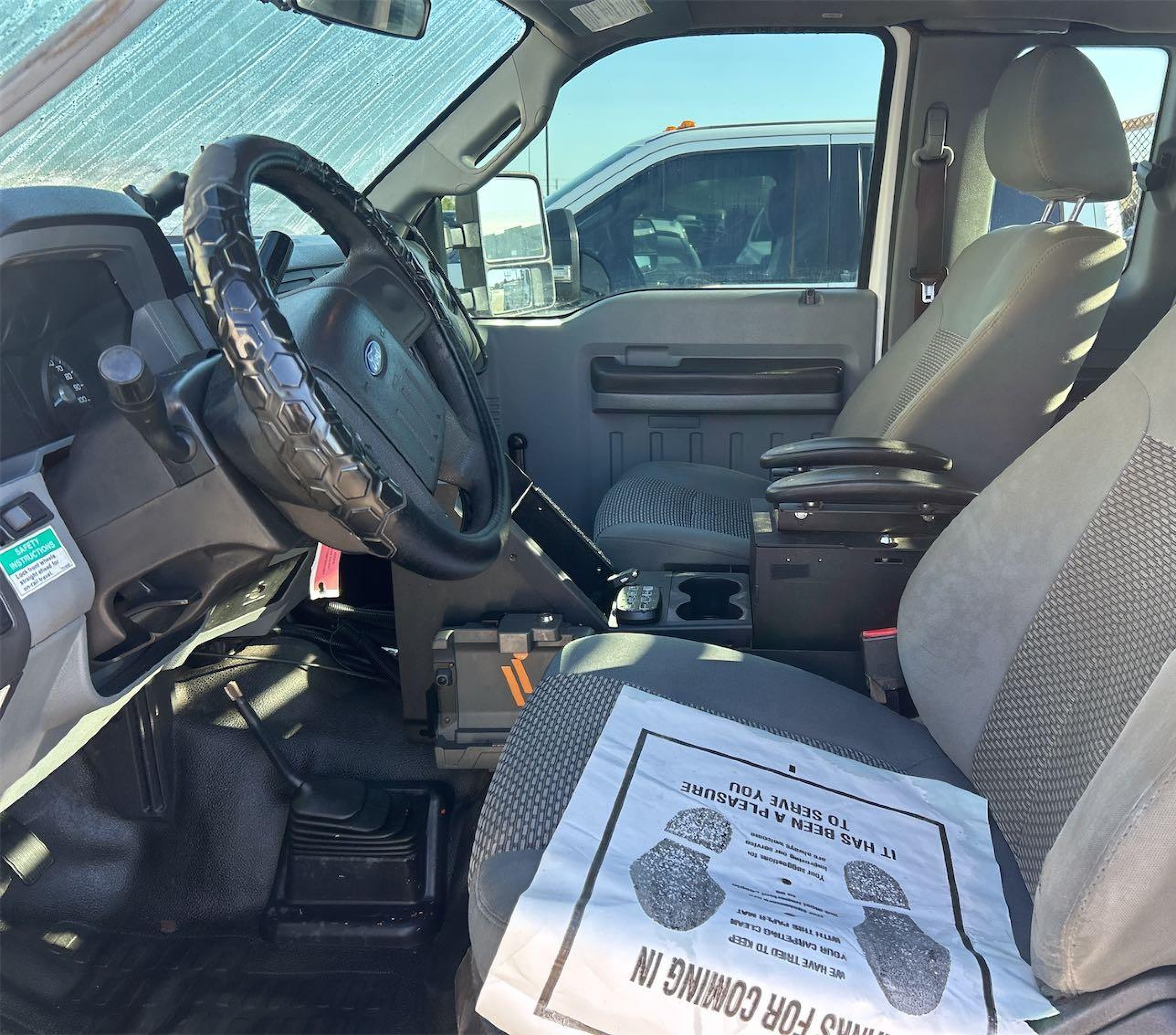 2011 Ford F-350 Xl vin: 1FT7X3B67BED10858