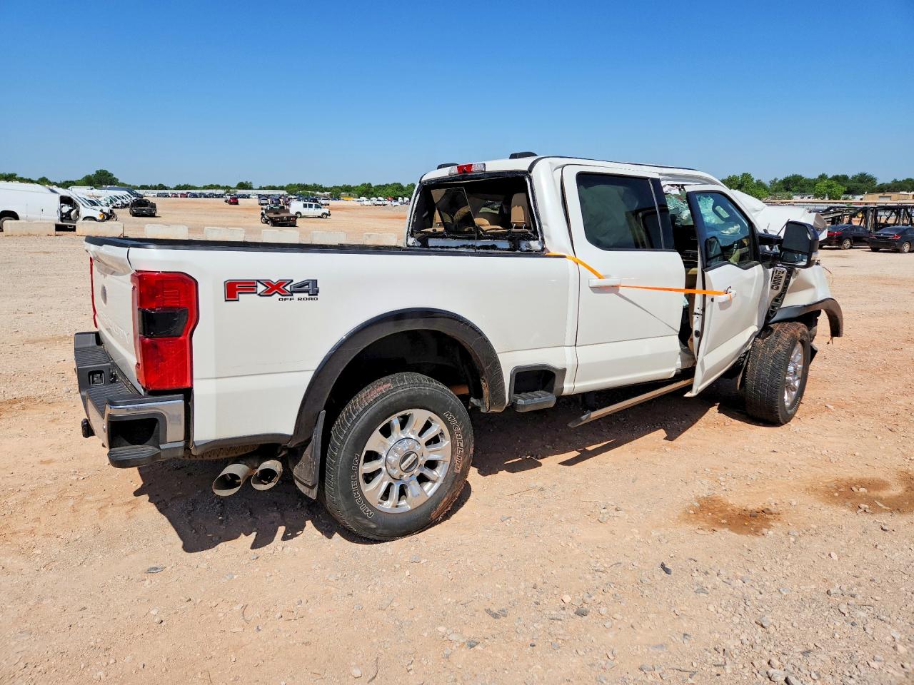 2024 Ford F250 Super Duty White vin: 1FT8W2BT6REC06878