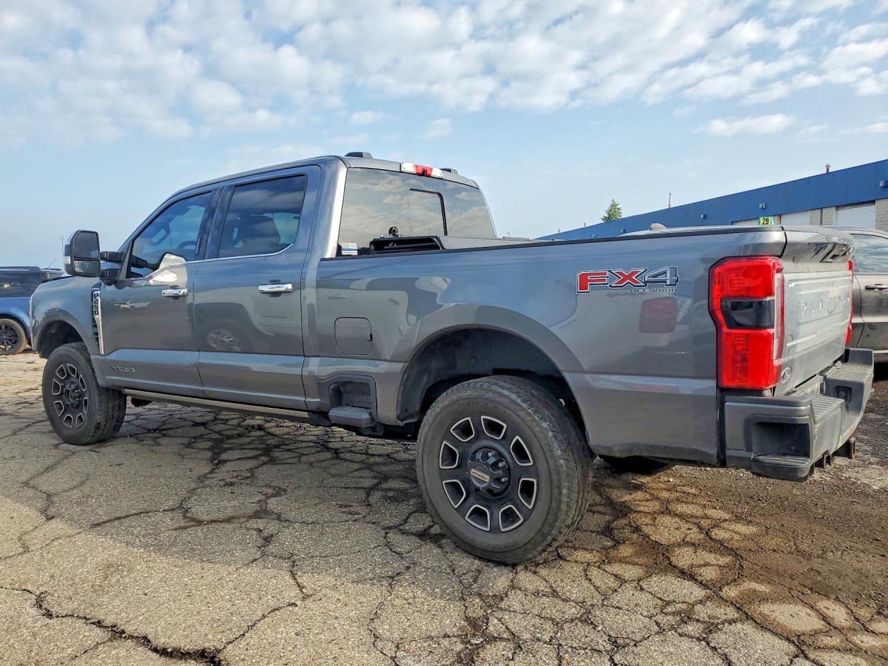 2024 Ford F250 Super Duty Gray vin: 1FT8W2BT7REE09682