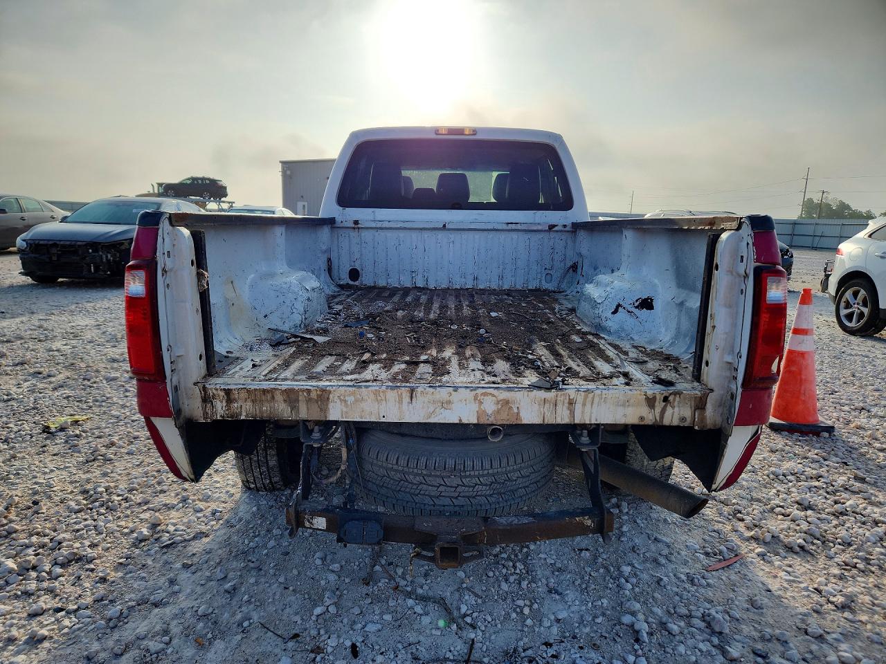 2015 Ford F350 Super Duty White vin: 1FT8W3A61FEC33323