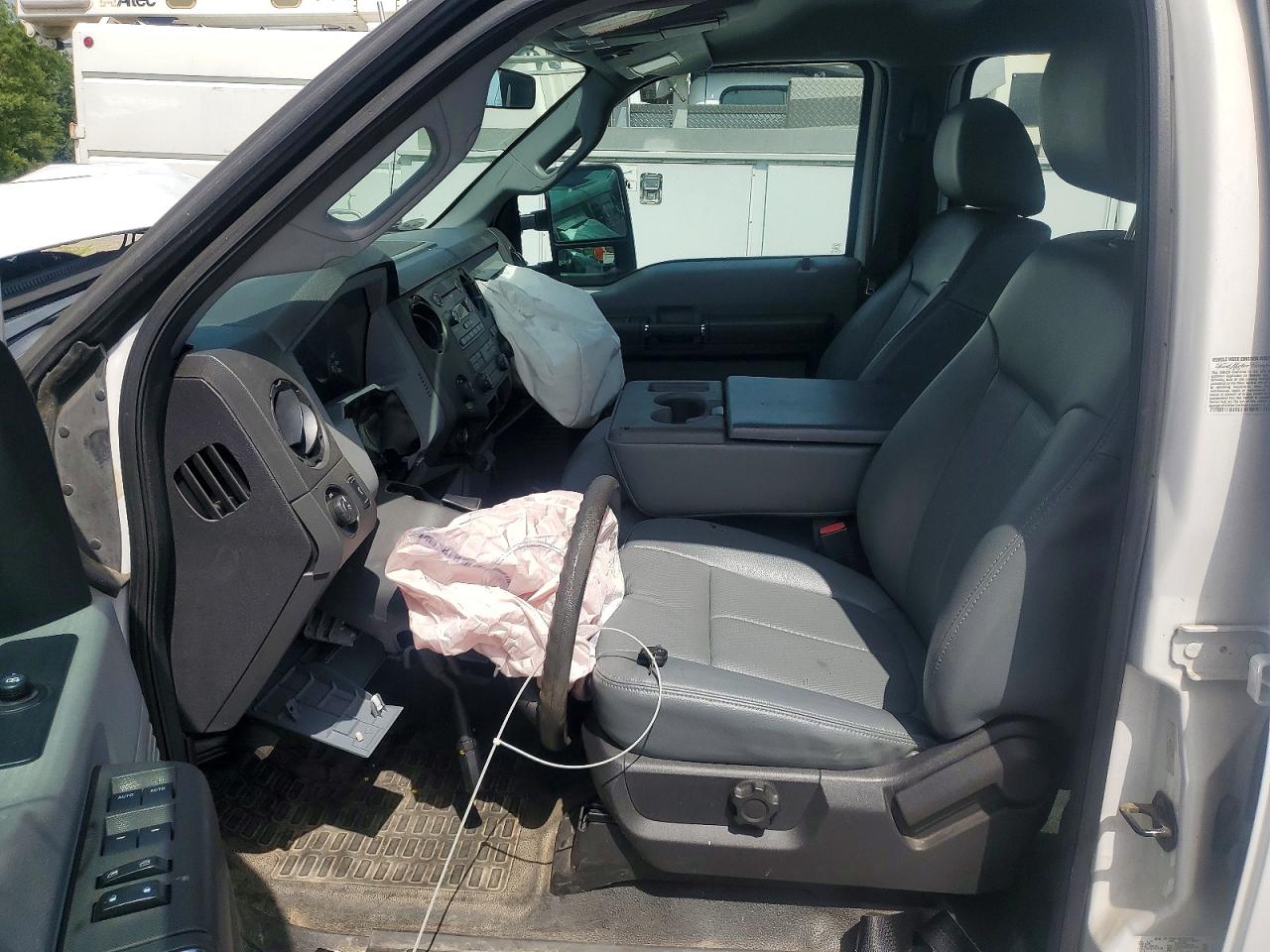 2015 Ford F350 Super Duty White vin: 1FT8W3AT6FEC53167