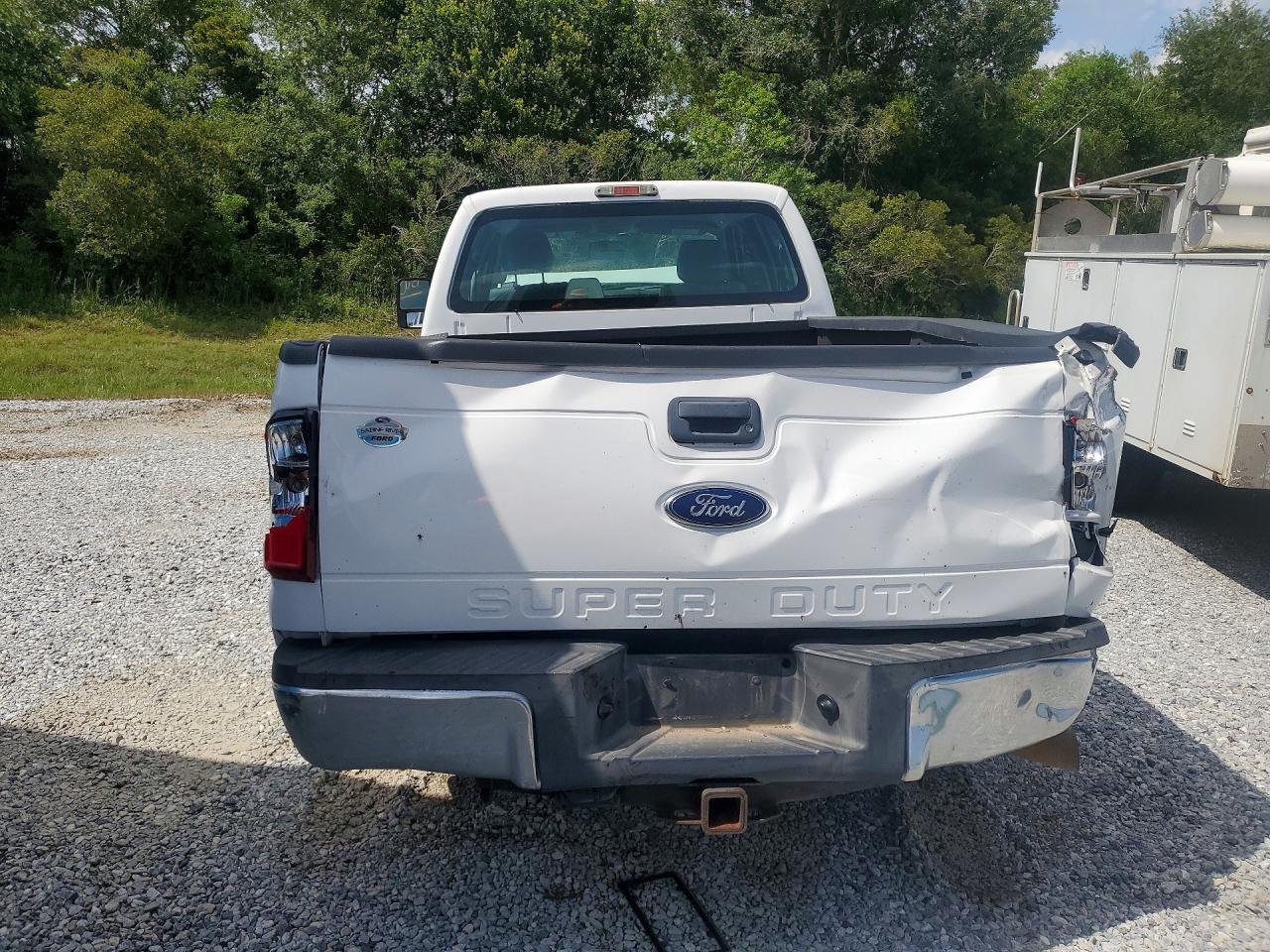 2015 Ford F350 Super Duty White vin: 1FT8W3AT6FEC53167