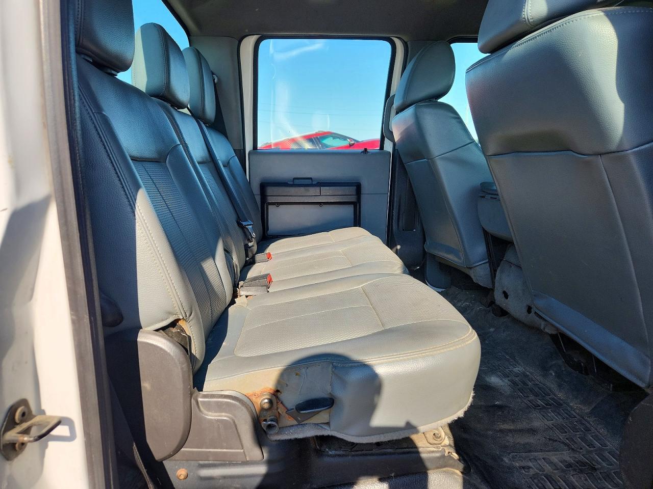 2015 Ford F350 Super Duty White vin: 1FT8W3B62FEB45833
