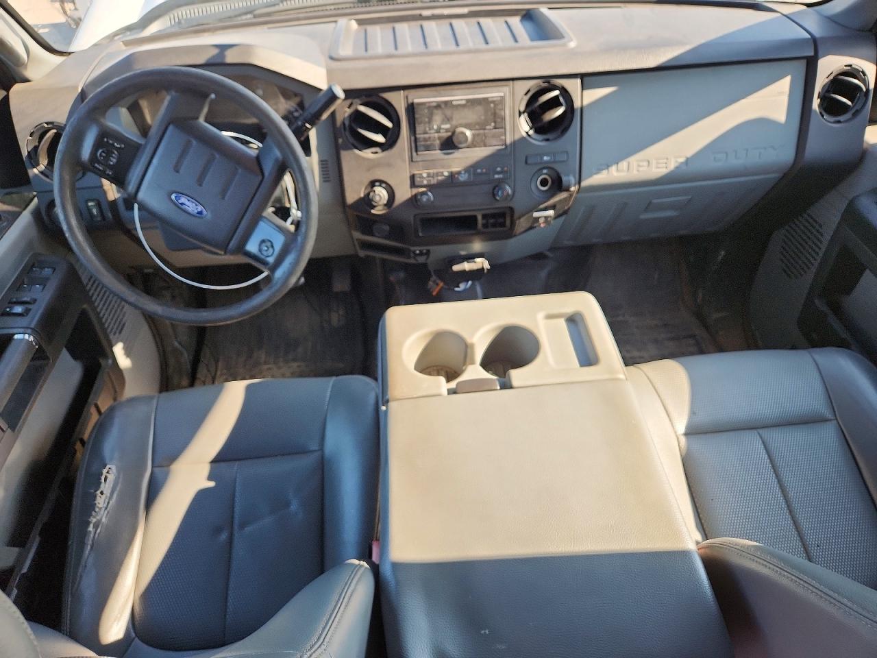 2015 Ford F350 Super Duty White vin: 1FT8W3B62FEB45833
