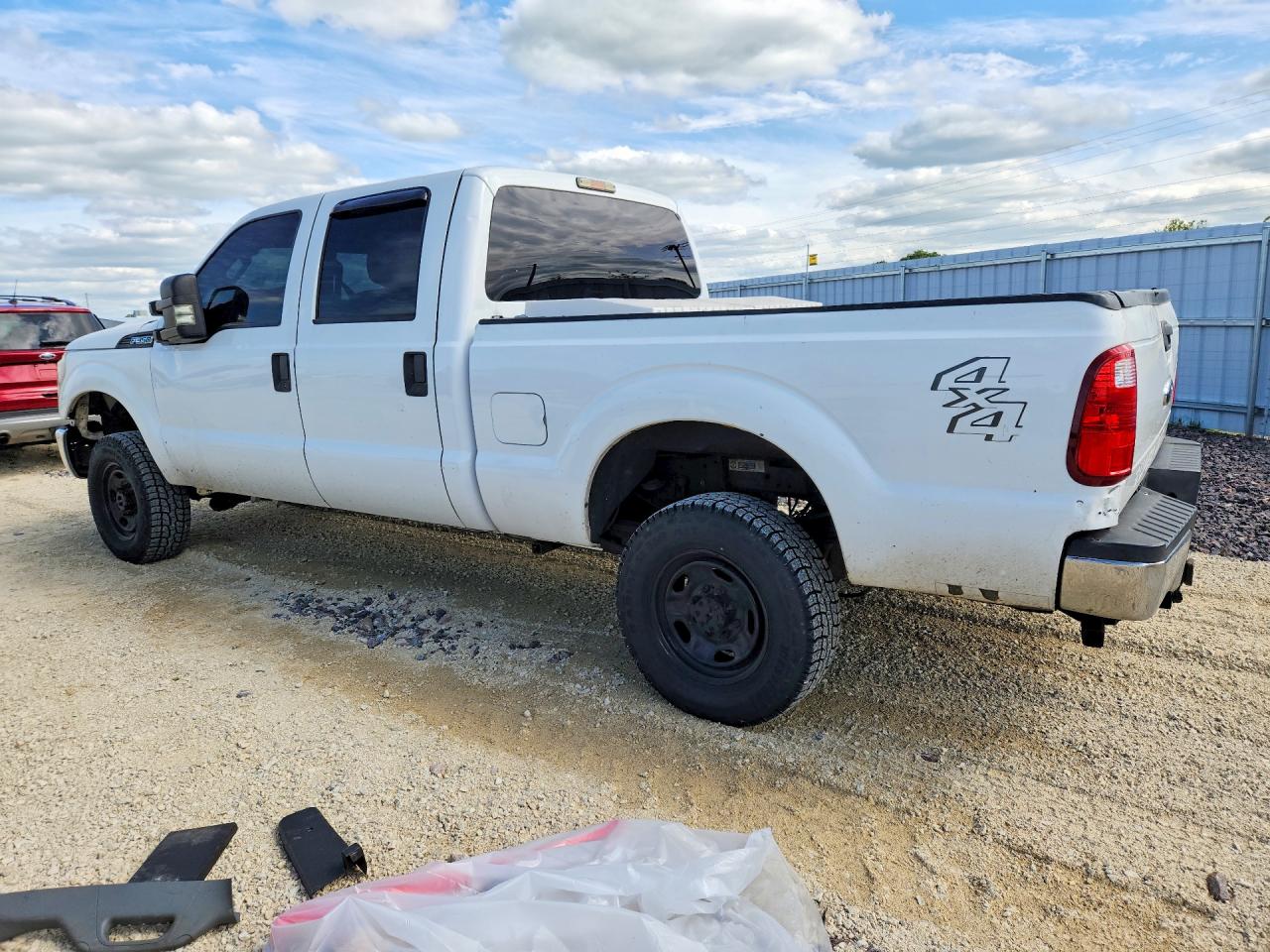 2015 Ford F350 Super Duty Белый vin: 1FT8W3B64FEB68000