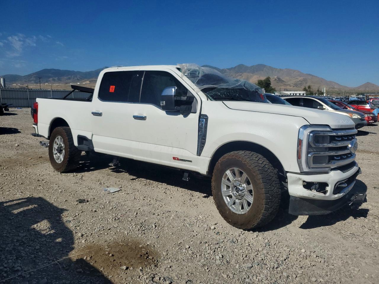 2024 Ford F350 Super Duty White vin: 1FT8W3BM6RED95613