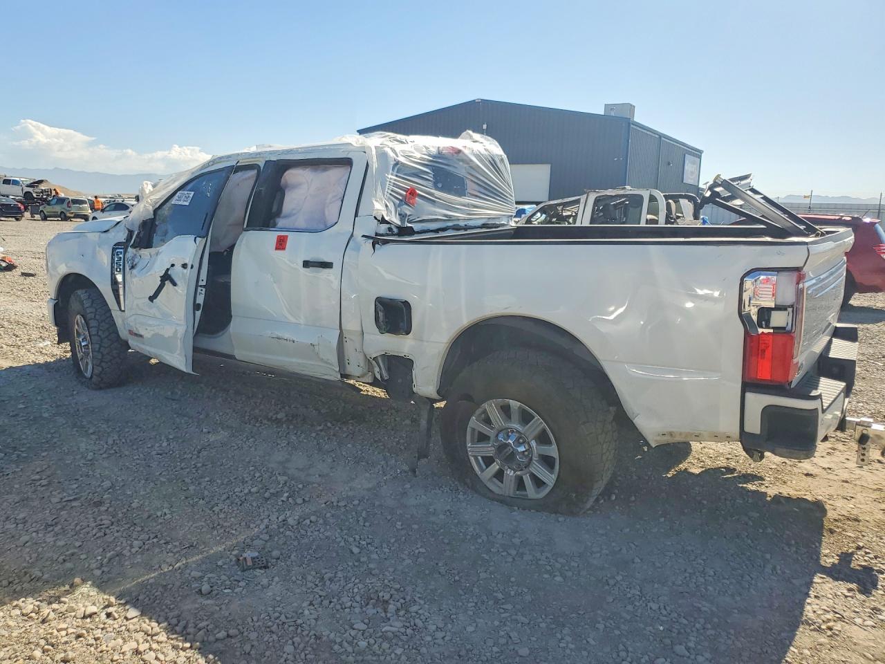 2024 Ford F350 Super Duty White vin: 1FT8W3BM6RED95613