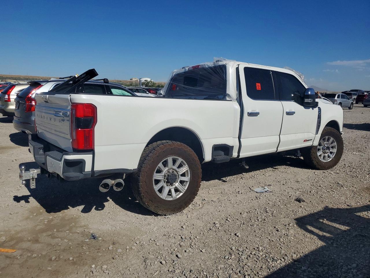 2024 Ford F350 Super Duty White vin: 1FT8W3BM6RED95613