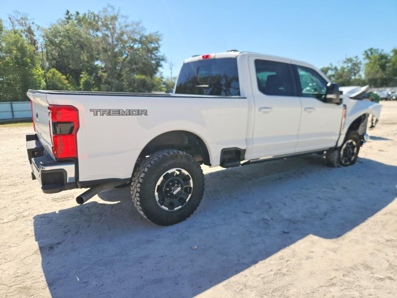 2025 Ford F350 Super Duty White vin: 1FT8W3BN0SED01126