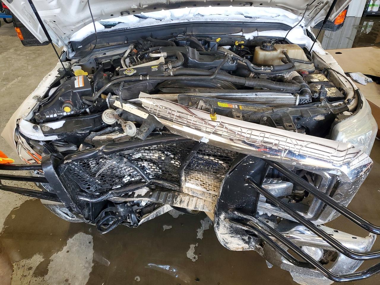 2011 Ford F350 Super Duty White vin: 1FT8W3BT0BEB09378